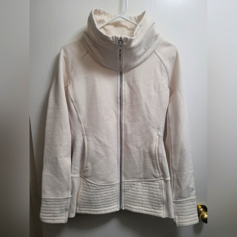 LULULEMON RADIANT JACKET WORN ONCE SIZE 12 OFF WHITE